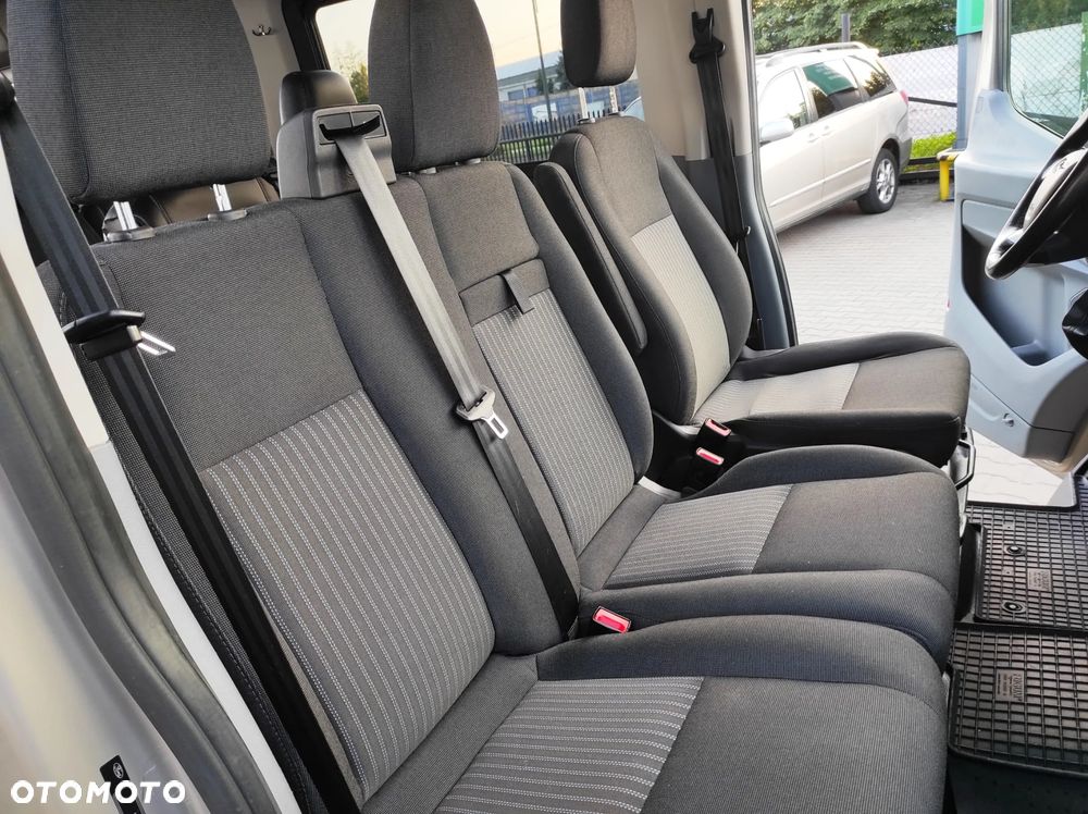Ford Transit Autobus 18 osób 2.2 TDCI 155 KM 2017 r - 22