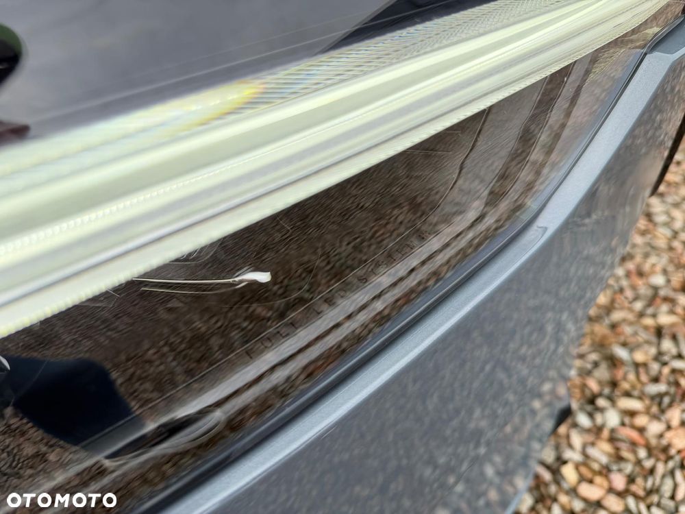 Volvo XC 60 B5 B AWD Ultimate Dark - 19