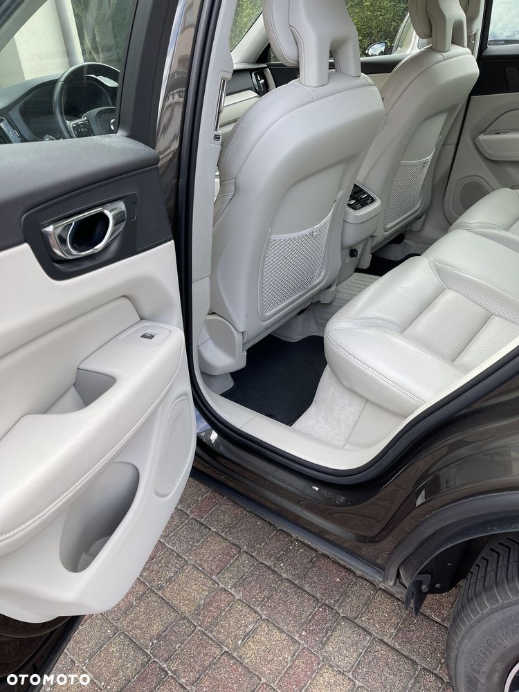 Volvo XC 60 D5 SCR AWD Inscription - 25