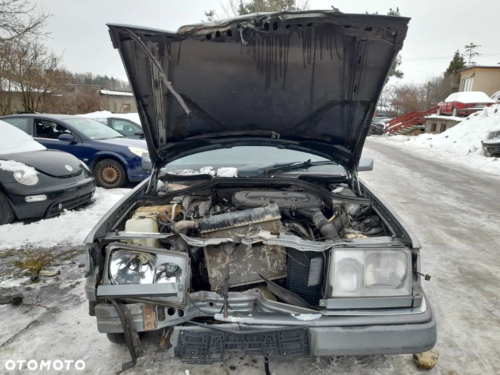 MERCEDES W124 KLAPA BAGAŻNIKA 122 - 22