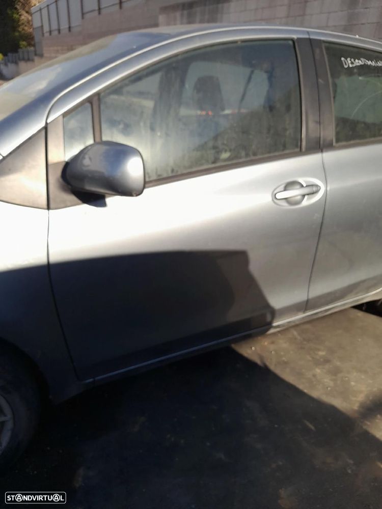 Porta frente esquerda TOYOTA Yaris (_P9_) - 1