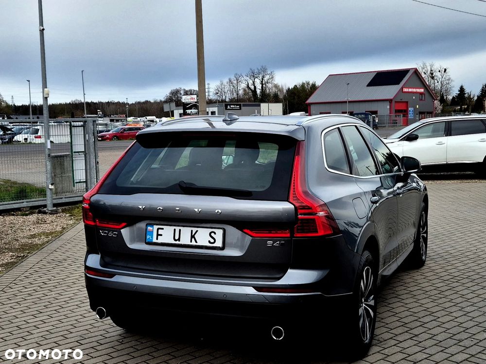 Volvo XC 60 B4 D AWD Geartronic Momentum Pro - 17