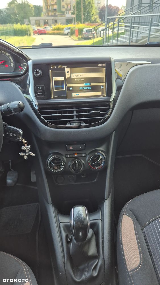 Peugeot 208 1.2 PureTech Style - 12