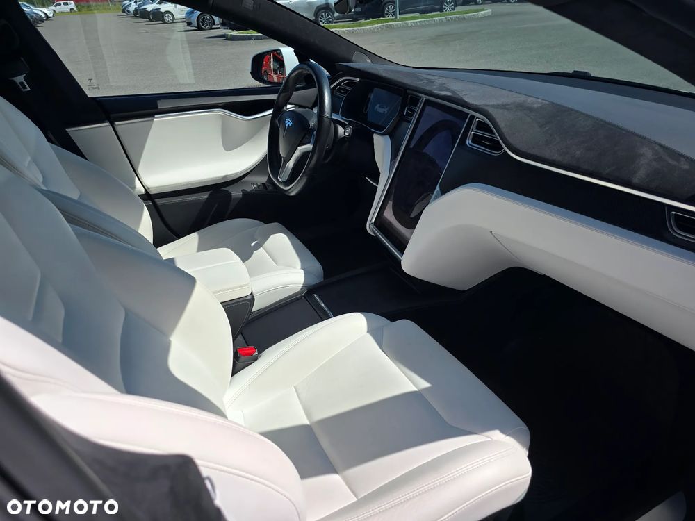Tesla Model S Performance - 36