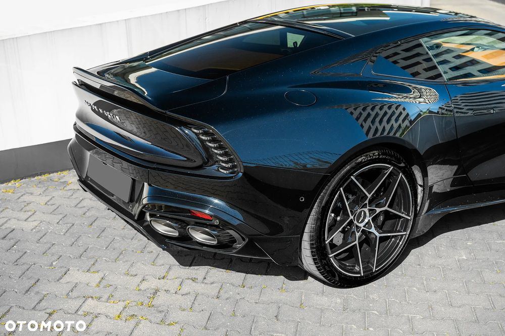 Aston Martin Vanquish - 7