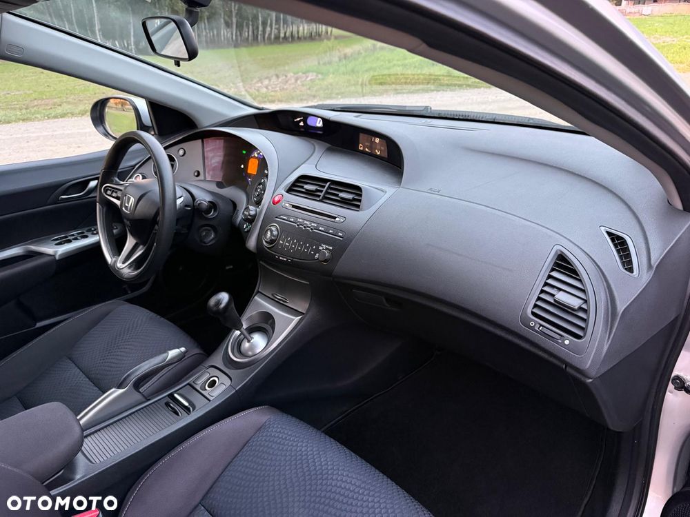 Honda Civic 1.4 i-VTEC Comfort - 22