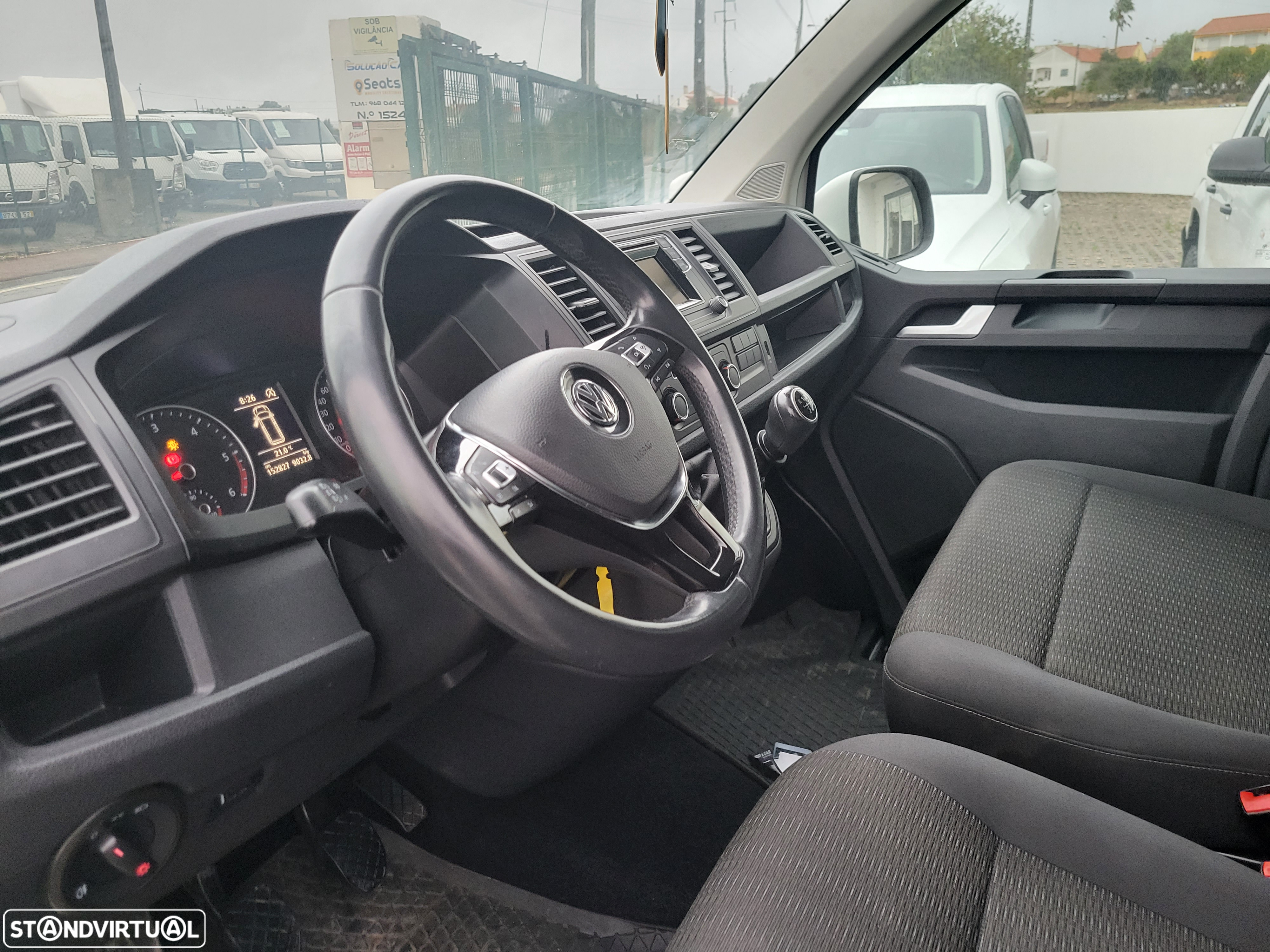 VW Caravelle 2.0 TDi BM Comfortline - 11
