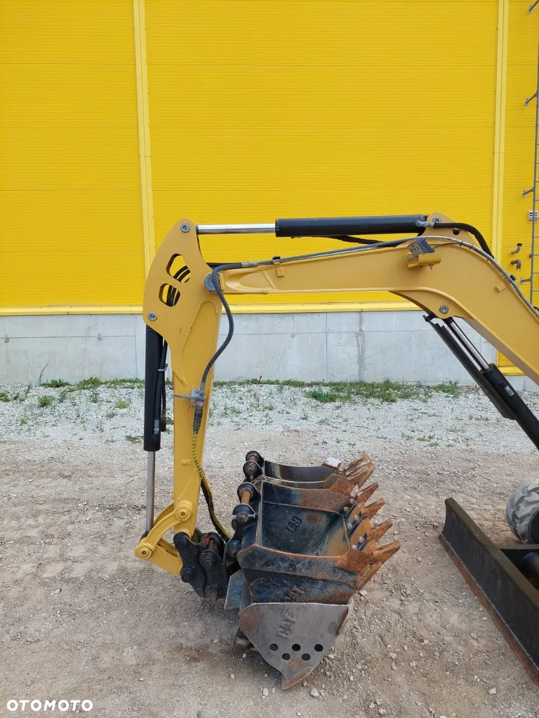 Caterpillar 302.7 - 11