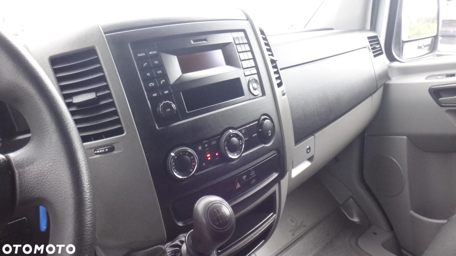 Mercedes-Benz SPRINTER - 11