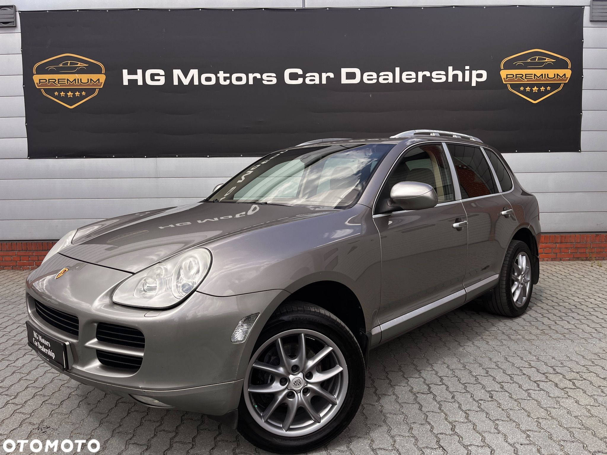 Porsche Cayenne Standard - 1