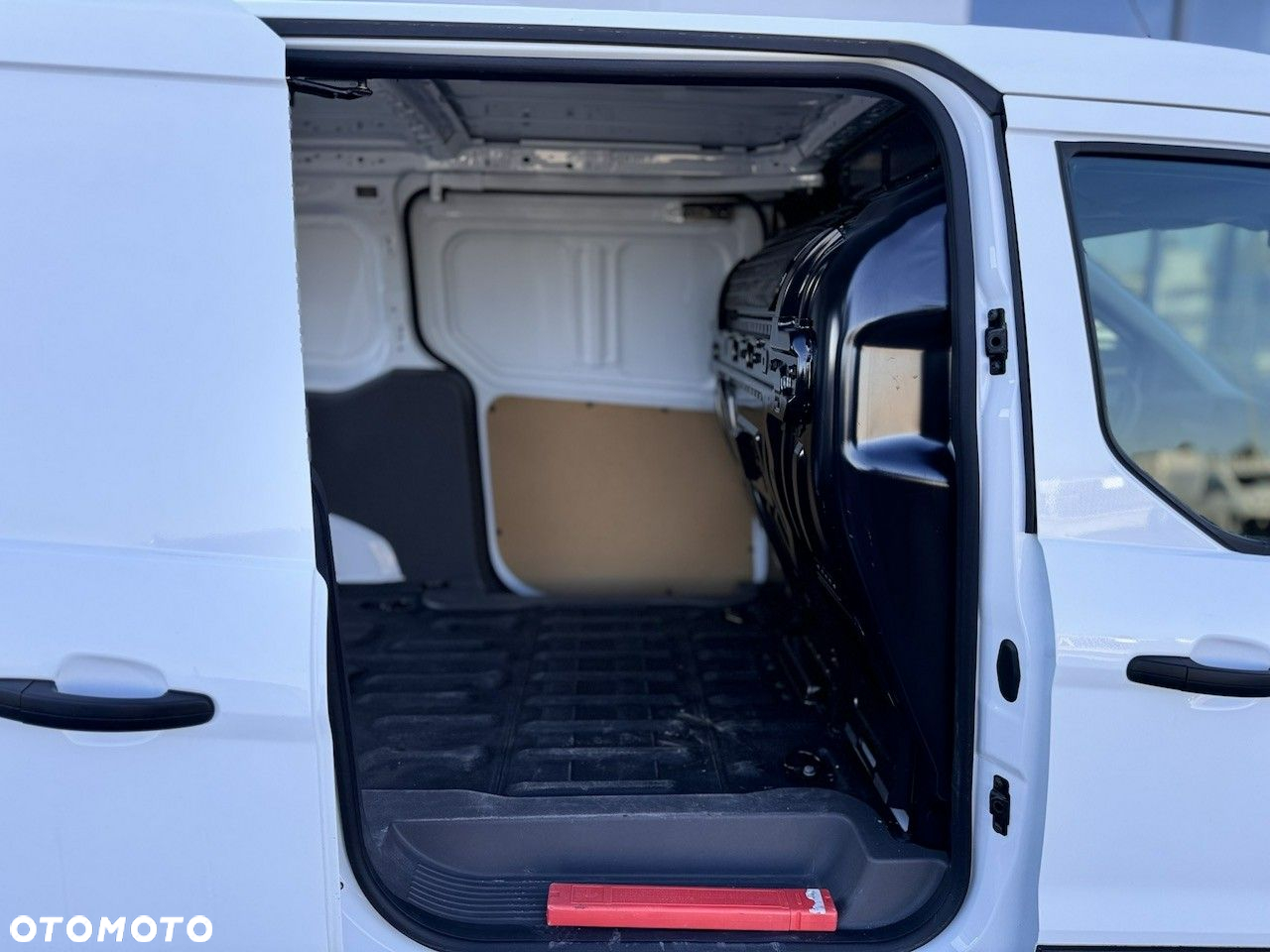 Ford Transit Connect - 13