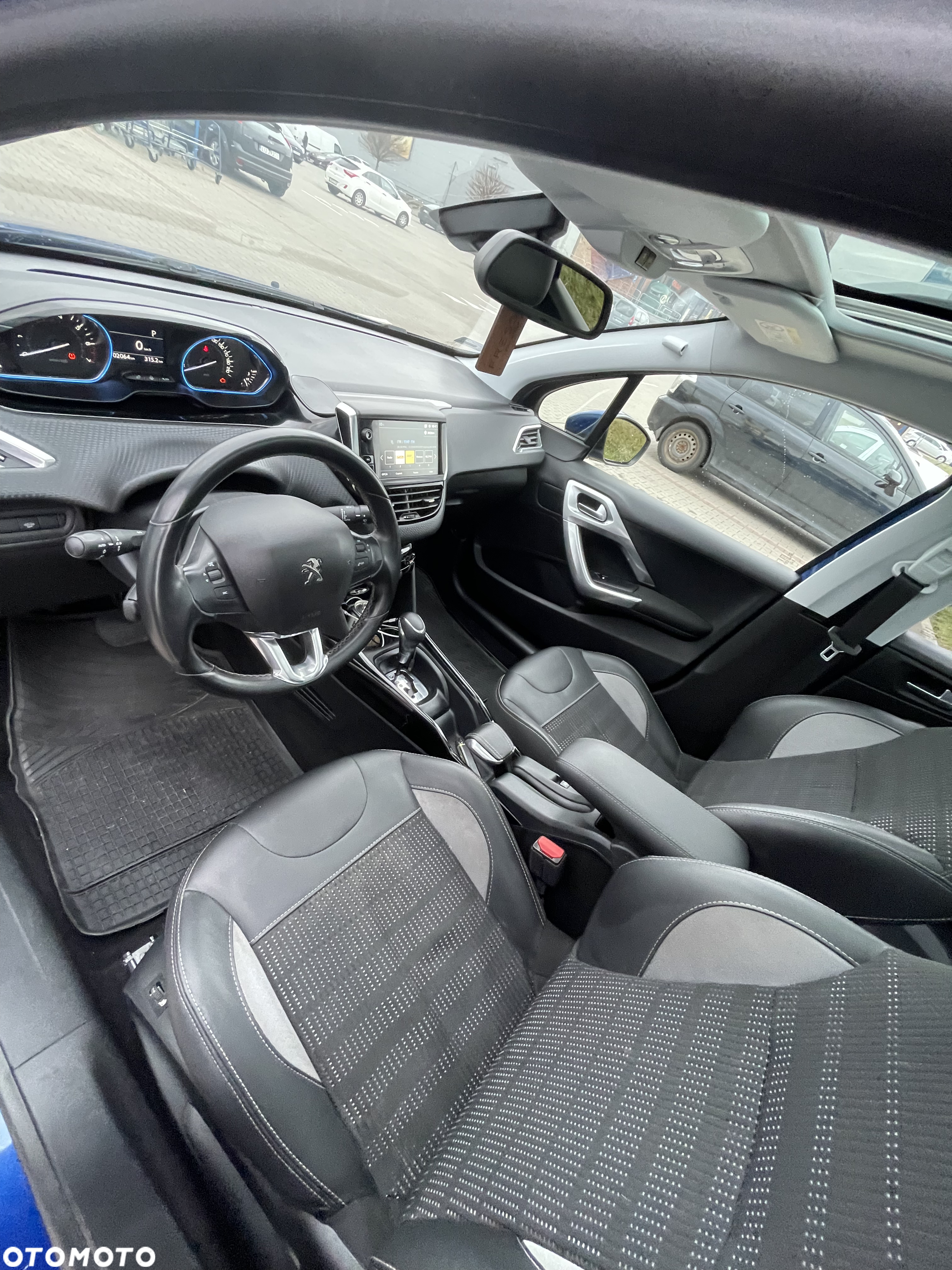 Peugeot 2008 1.2 Pure Tech GPF Allure S&S EAT6 - 7