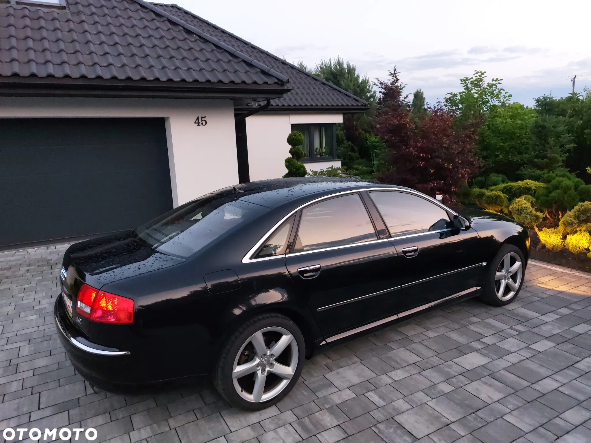 Audi A8 4.2 FSI Quattro - 2