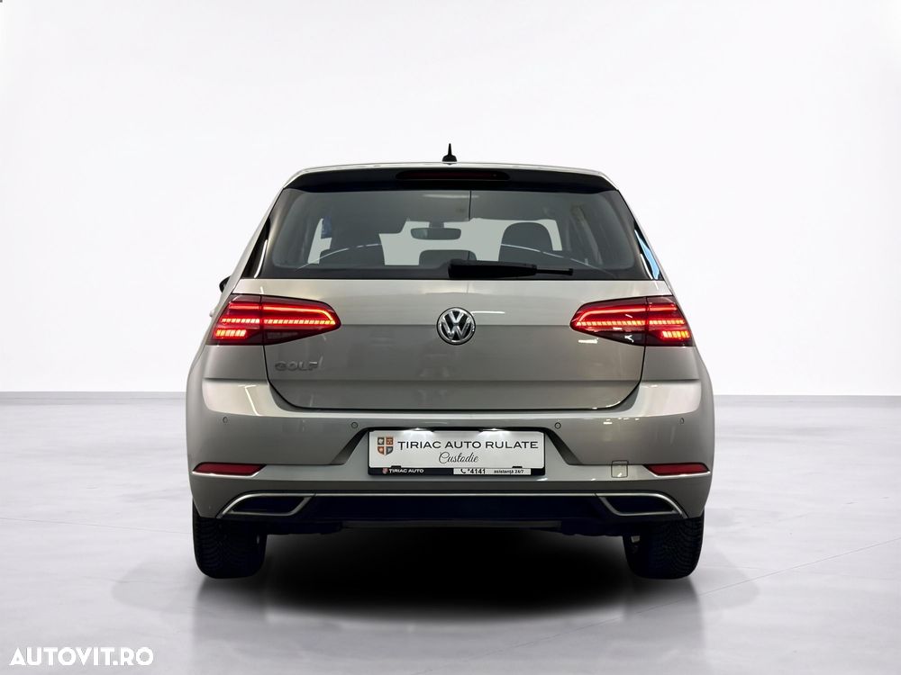 Volkswagen Golf - 5
