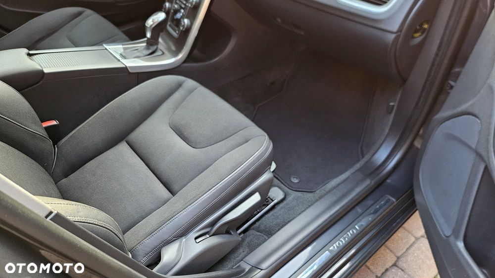 Volvo S60 D5 Summum - 18