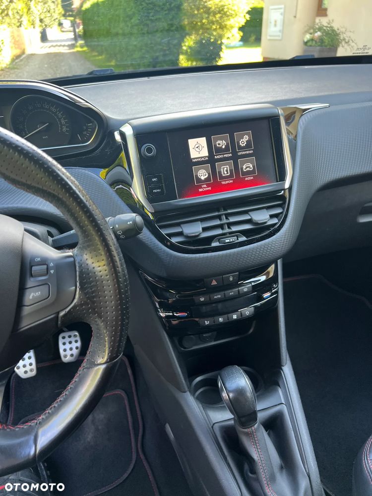 Peugeot 208 - 7