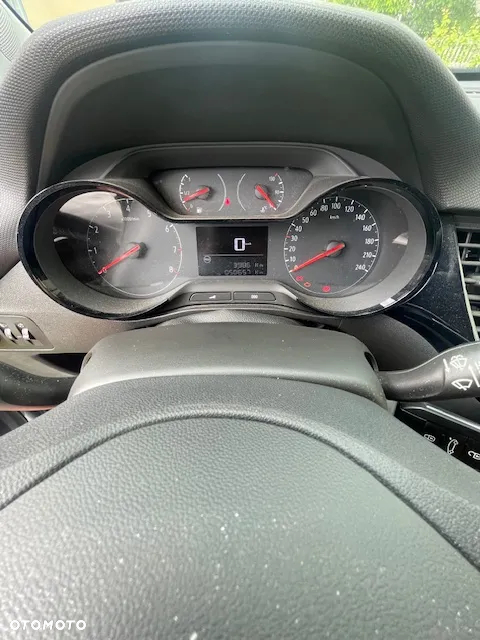 Opel Crossland X 1.2 T Design Line S&S - 9