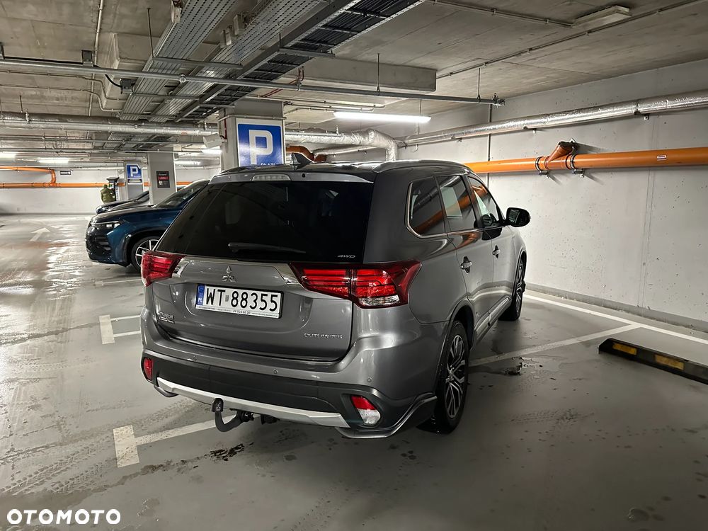 Mitsubishi Outlander - 4
