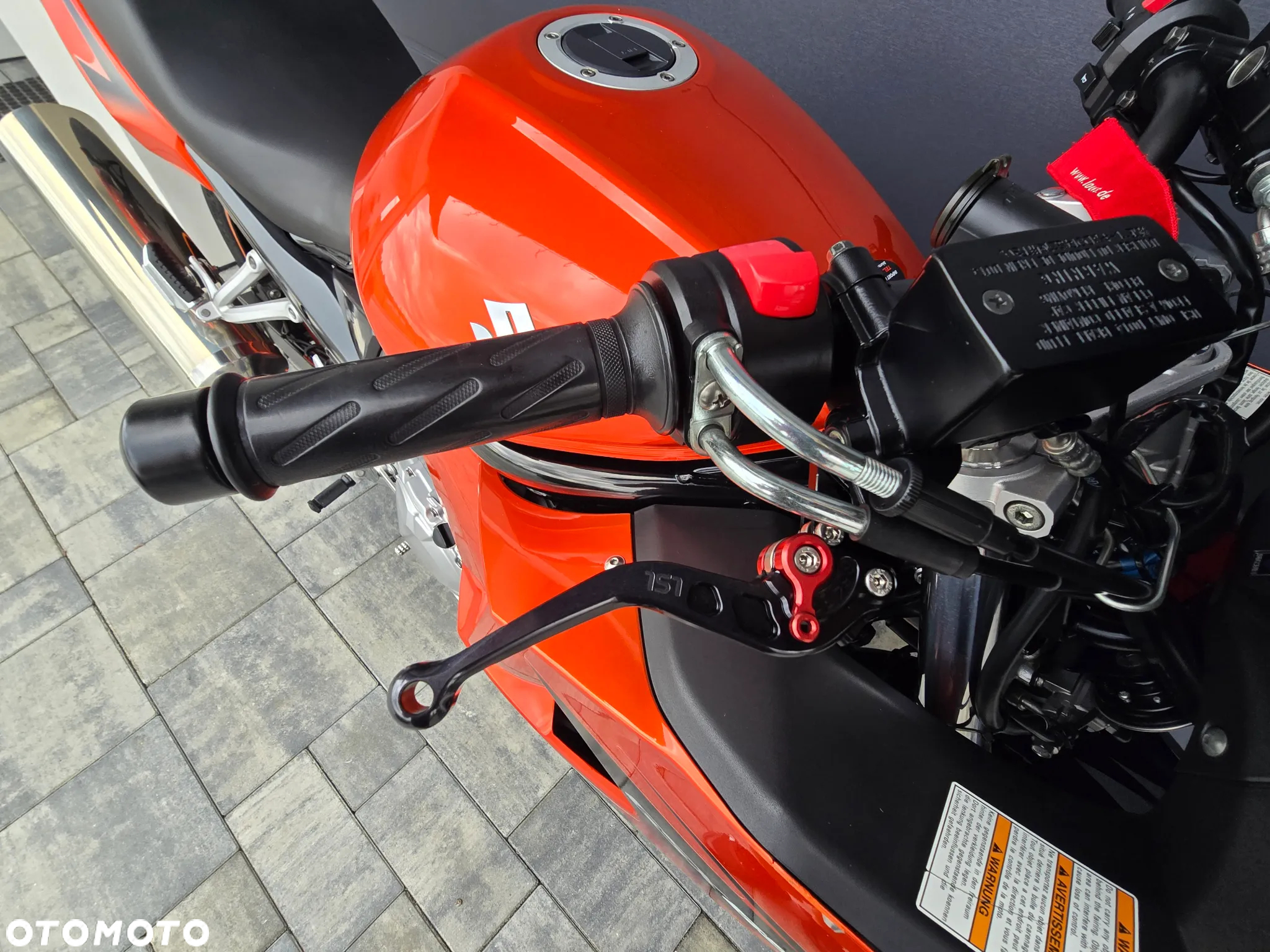 Suzuki GSX - 12