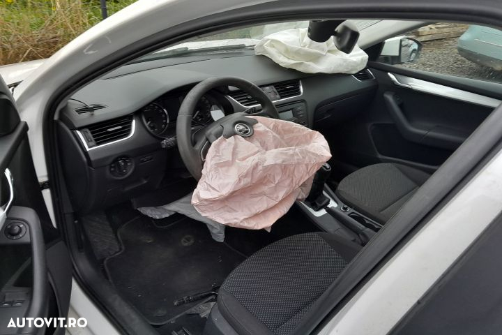 Dezmembrez Skoda Octavia 3 [2013 - 2017] Combi wagon 5-usi 1.6 MT (11 - 5