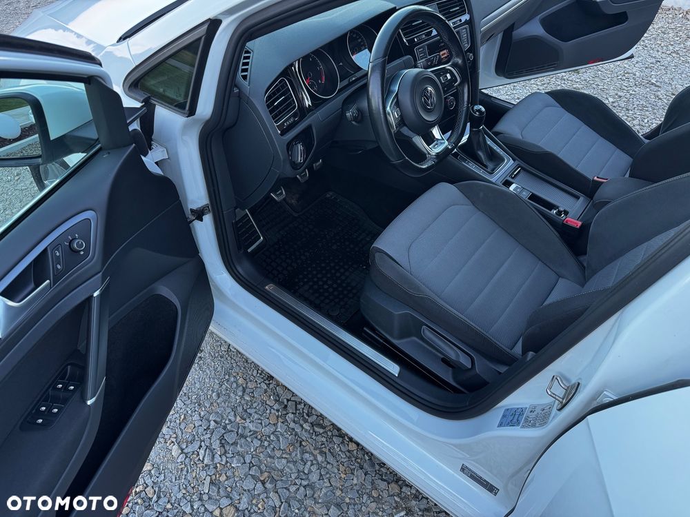 Volkswagen Golf - 5