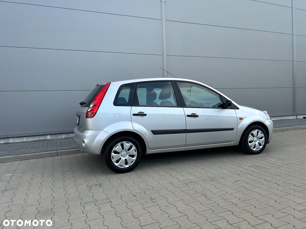 Ford Fiesta 1.3 - 6