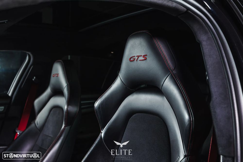 Porsche Panamera Sport Turismo GTS - 13