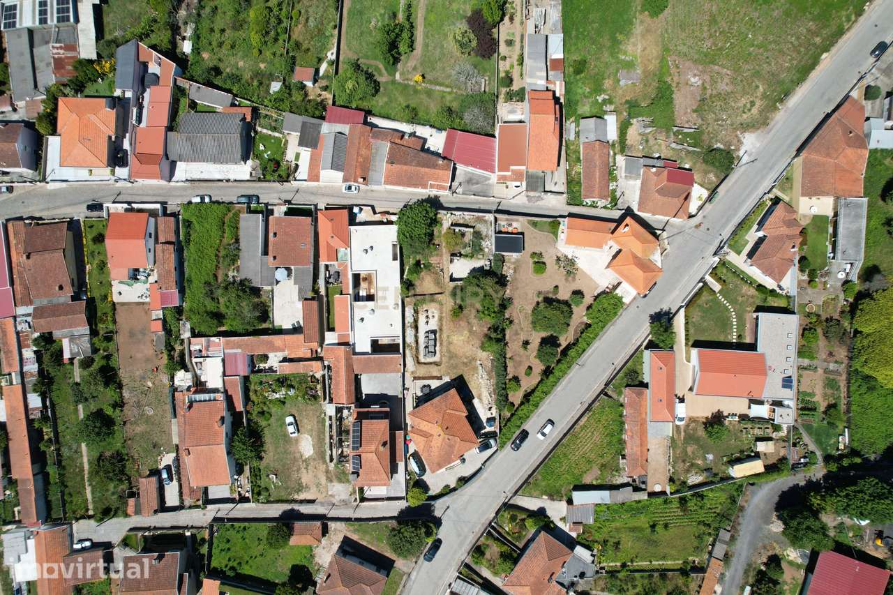 Moradia para Remodelação com Projeto Aprovado em São Félix da Marinha- - Grande imagem: 3/28