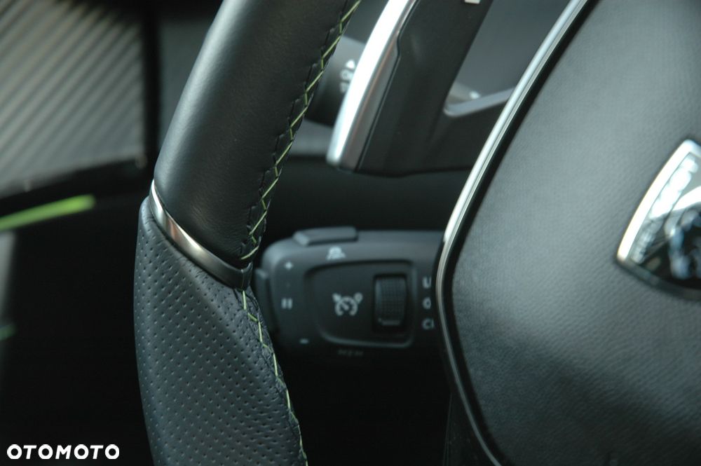 Peugeot 2008 PureTech mHEV GT e-DCS6 - 17