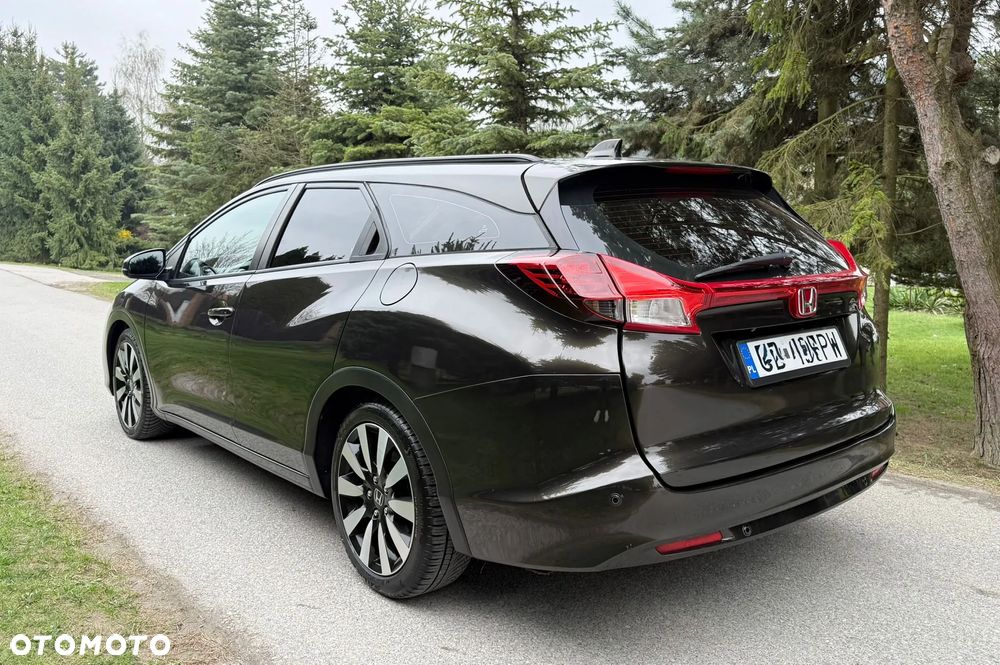 Honda Civic 1.6 i-DTEC Executive Black Edition - 9