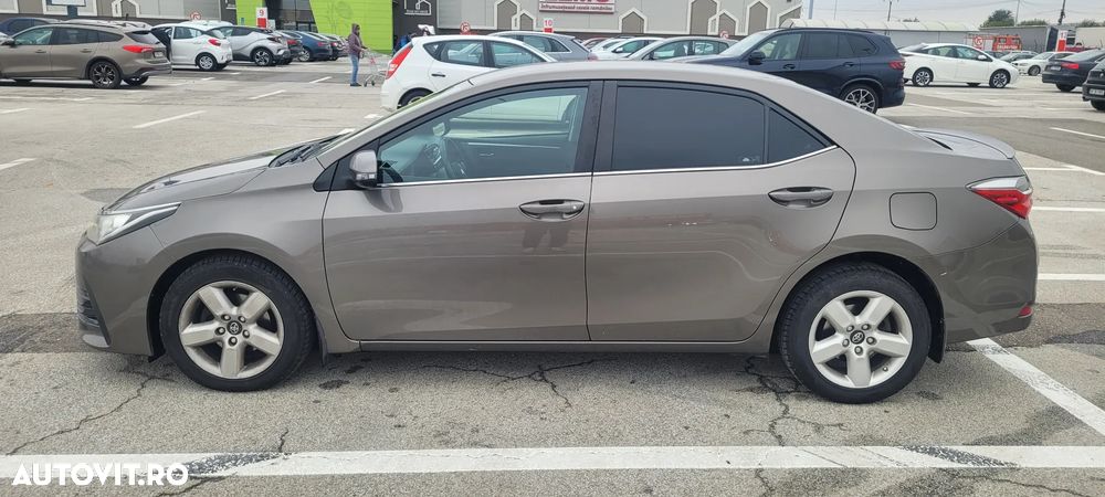 Toyota Corolla - 4