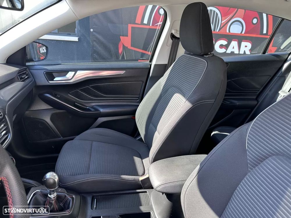 Ford Focus 1.0 EcoBoost S&S TITANIUM - 25
