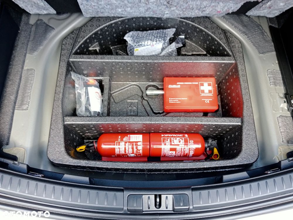 Toyota Auris Hybrid 135 Premium - 11