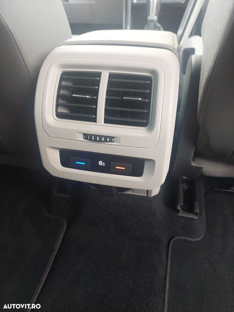 Volkswagen Touran - 22