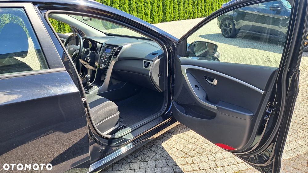 Hyundai i30 1.6 Comfort - 16