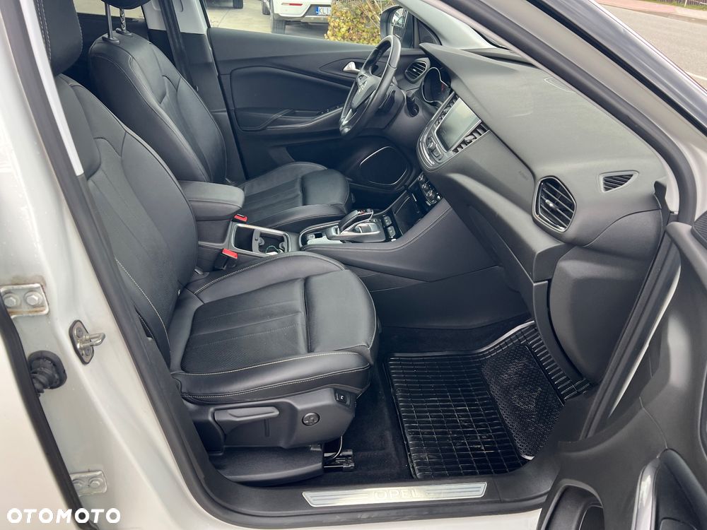 Opel Grandland X Plug-in-Hybrid4 1.6 DI Start/Stop Business Edition - 37