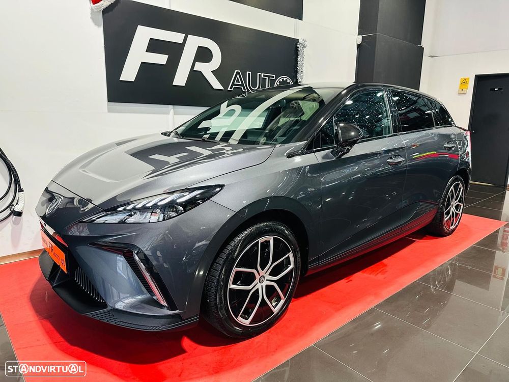 MG MG4 64 kWh Luxury - 2