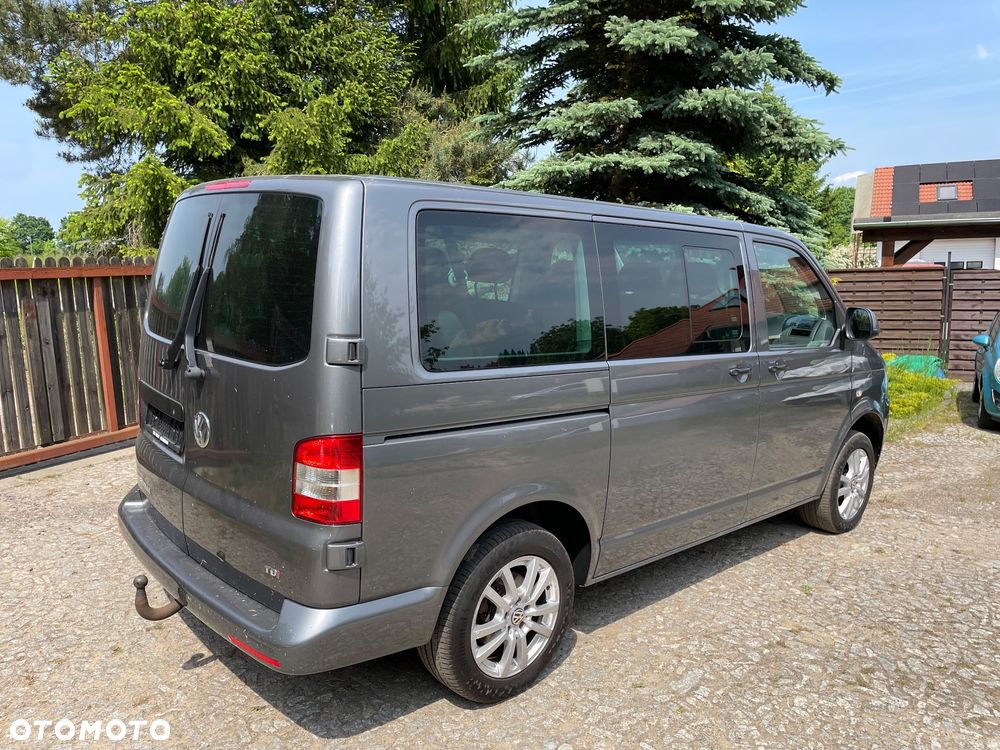 Volkswagen Caravelle - 9
