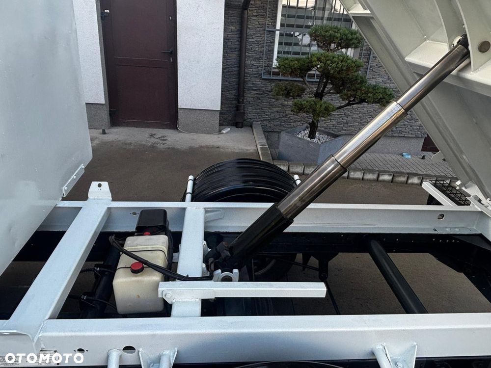 Iveco Daily Doka Dubelkabina 7 osób z wywrotką - 12