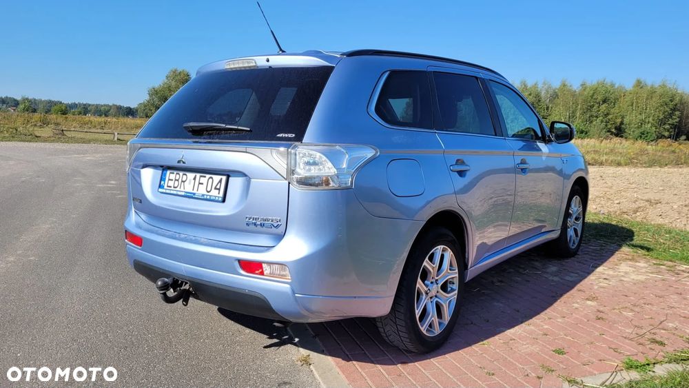 Mitsubishi Outlander - 3
