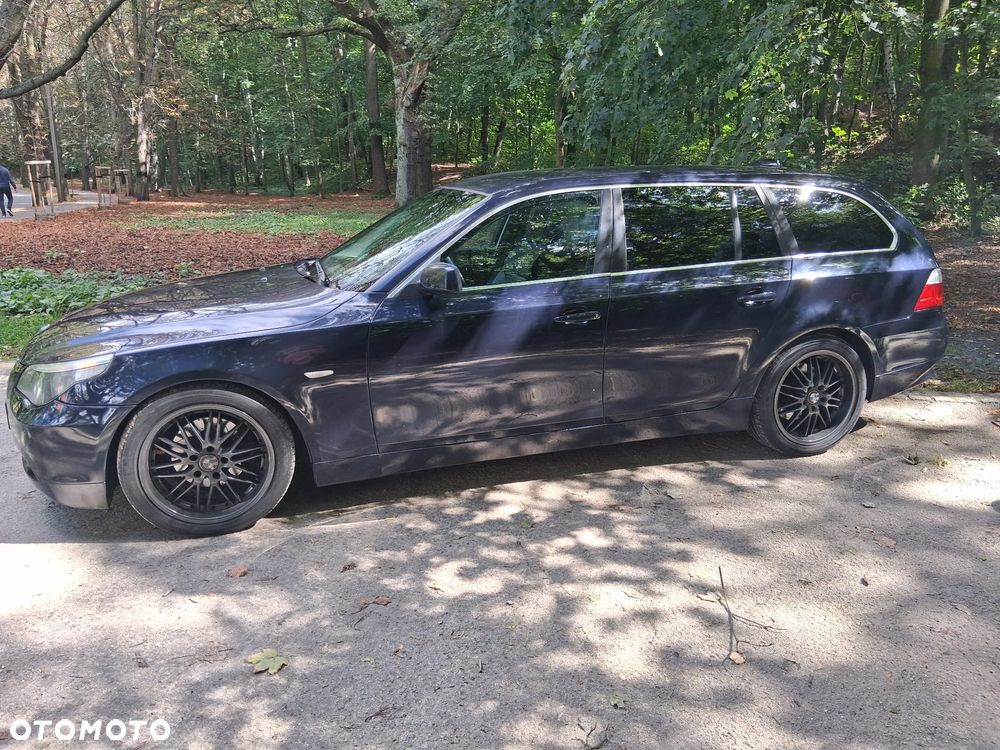 BMW Seria 5 525d - 2