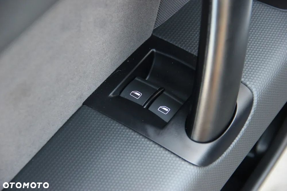 Audi TT Coupé 1.8 TFSI Progressive - 31