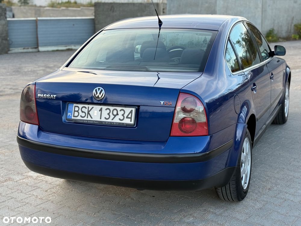 Volkswagen Passat 1.9 TDI Trendline - 4