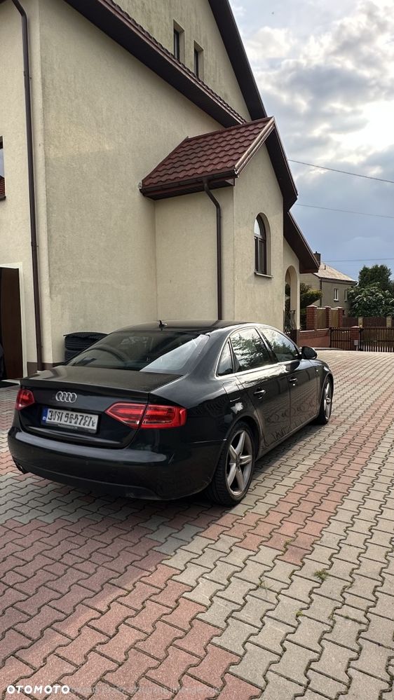 Audi A4 Limousine - 4