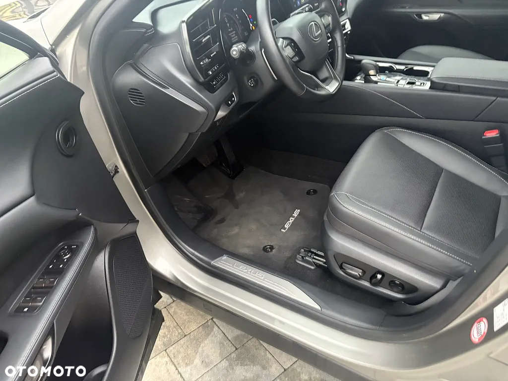 Lexus RX 350h Prestige - 17