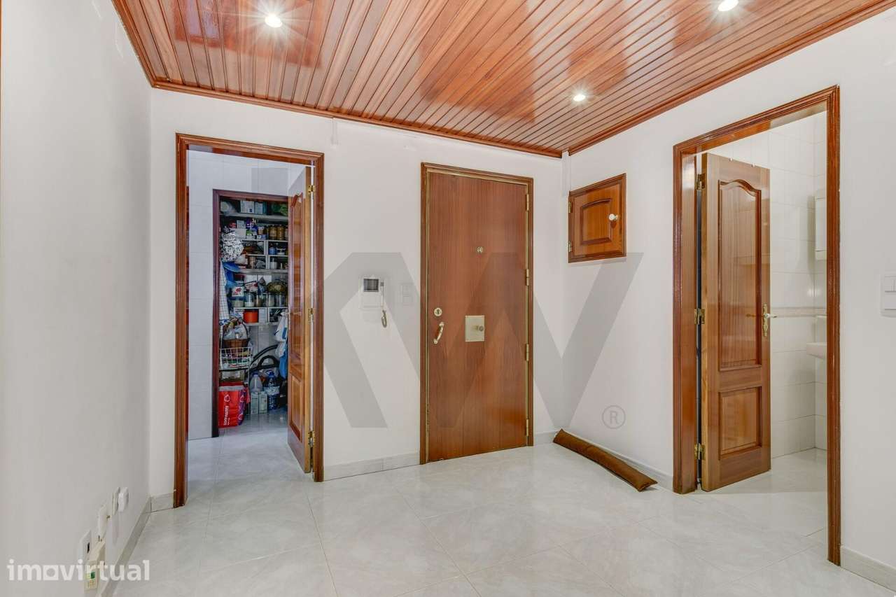 Entre o conforto e a centralidade: Um T3 exclusivo no coração de Telhe - Grande imagem: 2/28