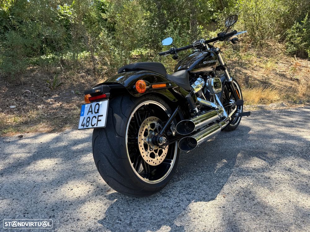 Harley-Davidson Breakout 114 - 12