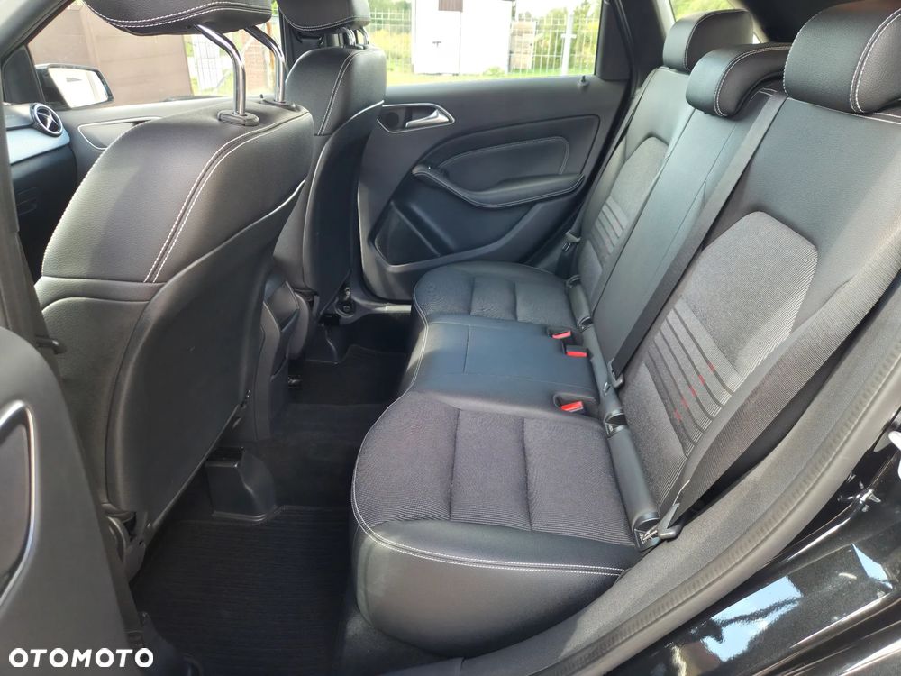 Mercedes-Benz Klasa B 180 BlueEFFICIENCY Edition Style - 12