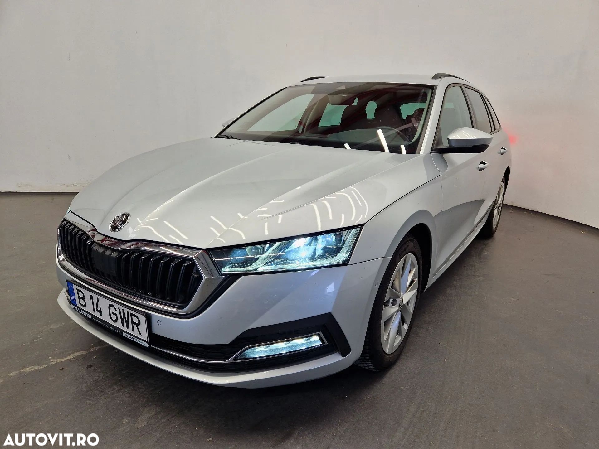 Skoda Octavia Combi 2.0 TDI DSG Style - 1