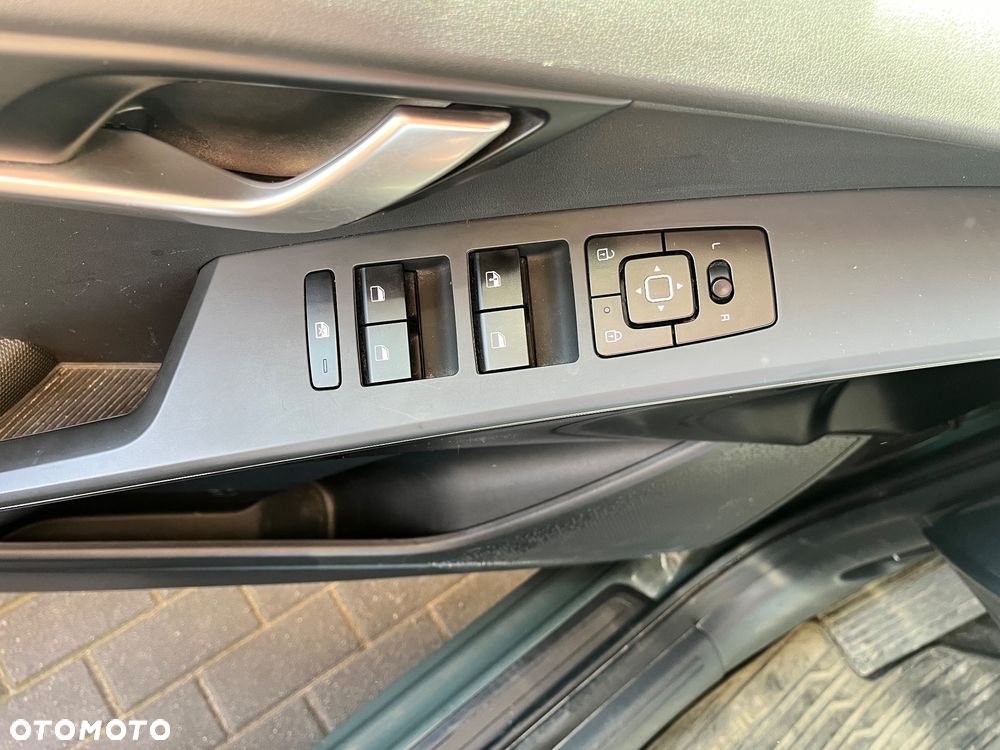 Kia Niro 64kWh L - 9